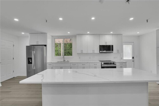 Building Photo - 902 Whistler Ln