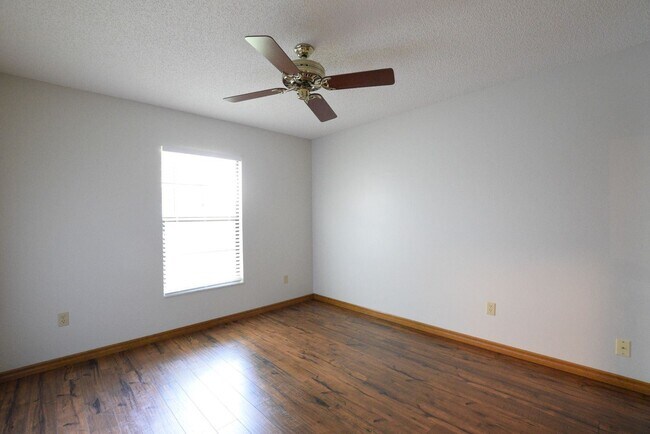 Building Photo - 3 br, 2 bath House - 236 Secret Way