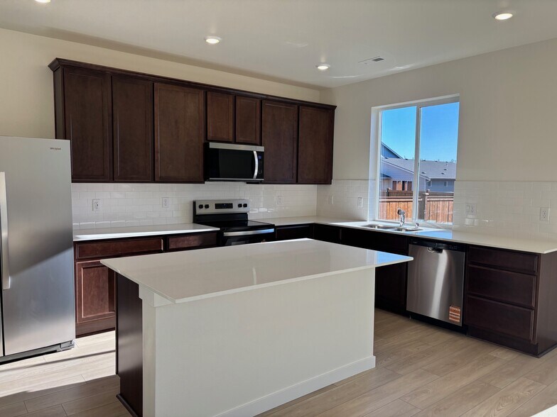 Building Photo - 17058 126th St E