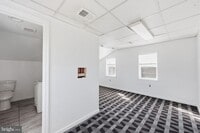 Building Photo - 7909 Oxford Ave