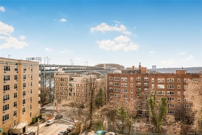 Building Photo - 2530 Independence Ave