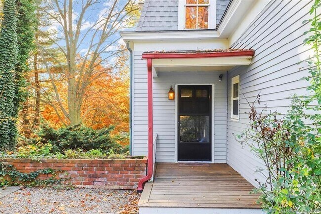 Building Photo - 47 Hollow Tree Ridge Rd