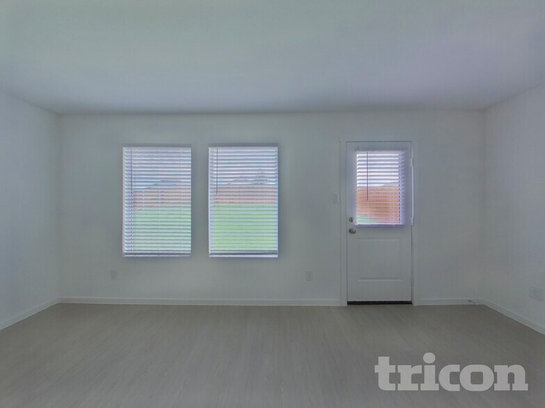 Building Photo - 1636 Baugh St