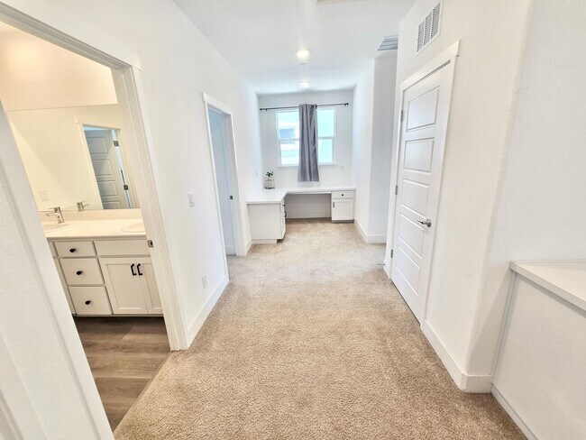 Building Photo - Elegant & Functional – Your Spring Lake Dream Home Awaits