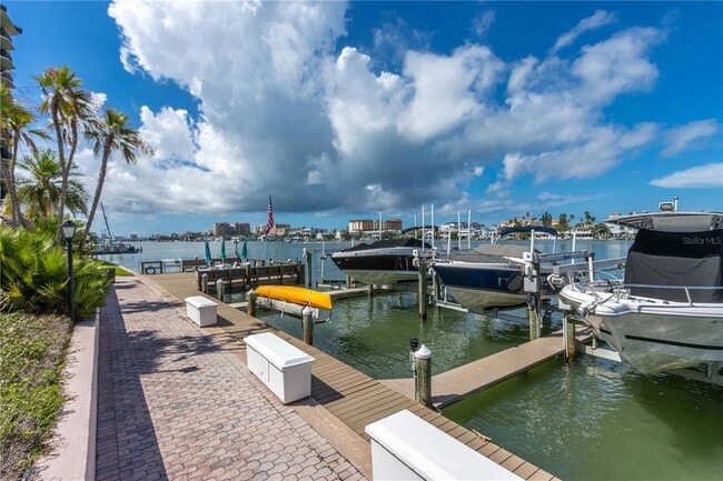 Building Photo - 700 Island Way