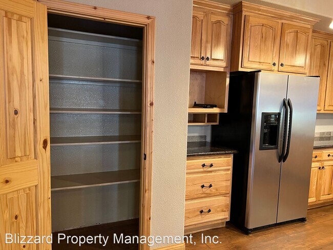 Building Photo - 5 br, 4 bath House - 30 Whispering Pines Road