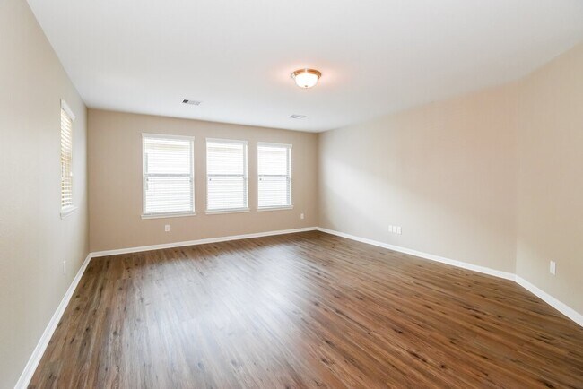 Building Photo - 5115 Misty Ln