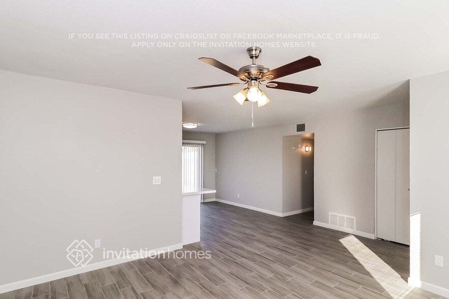 Building Photo - 2130 W Danbury Dr