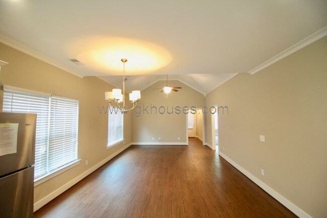 Building Photo - 5525 Park Side Rd