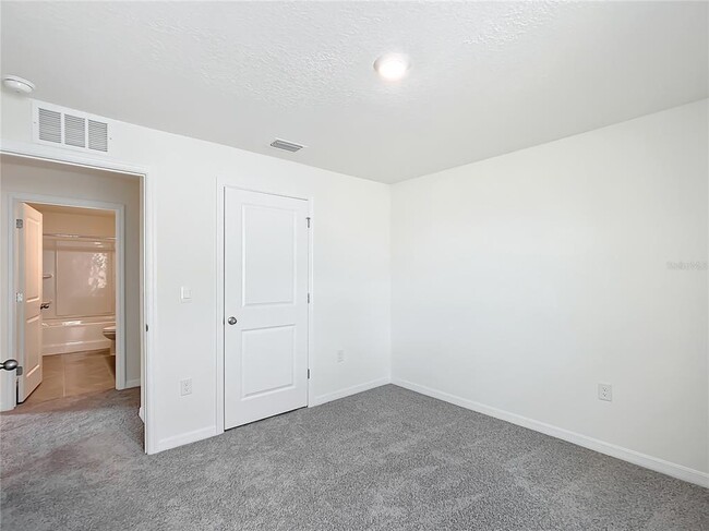 Building Photo - 8645 SW 45th Ct