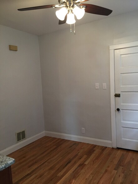 Building Photo - 940 Westcott St