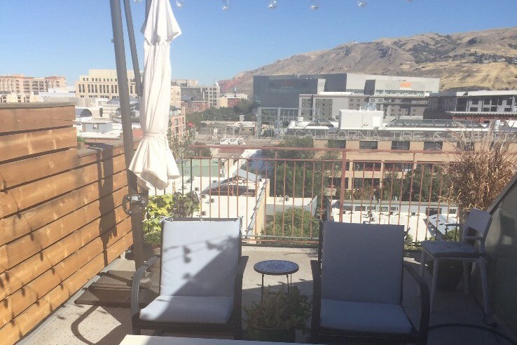 Building Photo - 360 Broadway