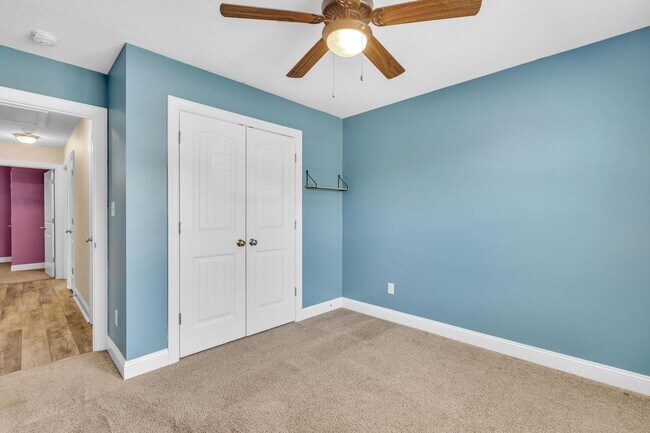 Building Photo - 3 bedroom in Sneads Ferry with Fenced Yard