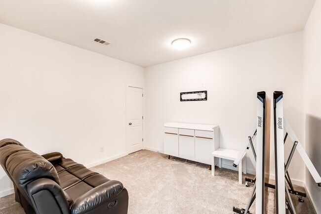 Building Photo - 833 Whitetail Dr