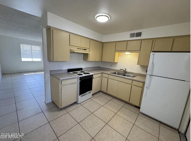 Building Photo - 10831 N 18th Ave