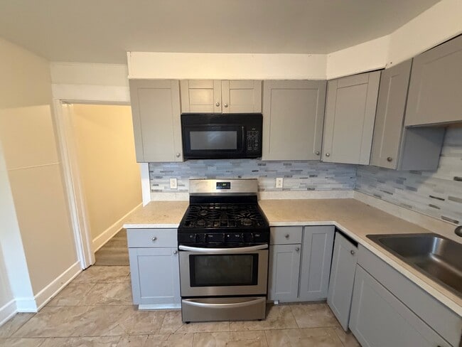 Building Photo - 130 Harvey Ave