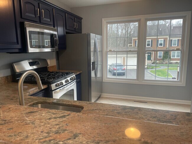 Building Photo - 173 Foxbridge Village Rd