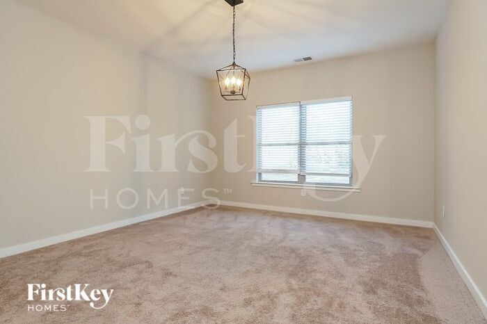 Building Photo - 683 Troubadour Ln