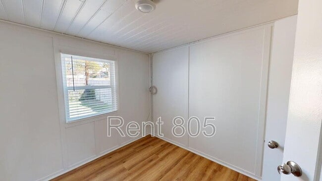 Building Photo - 45 Barry Dr