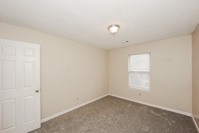 Building Photo - 705 Addy Cove