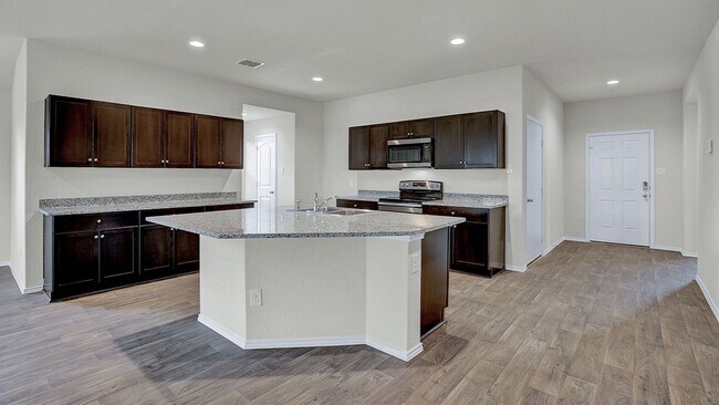 Building Photo - 4 BR / 2 BA - 2032 SF in Seguin - Arroyo Ranch!