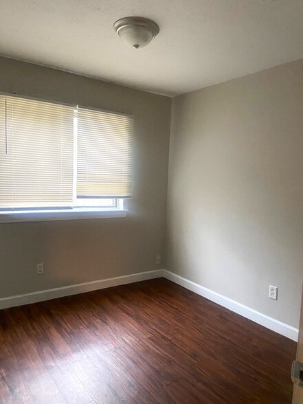 Building Photo - 921 Garywood Pl