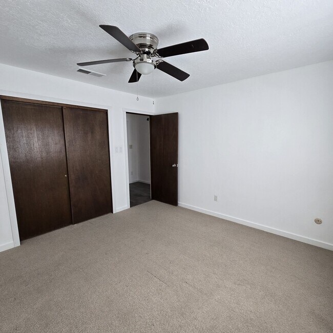 Building Photo - 1048 Monte Largo Dr NE