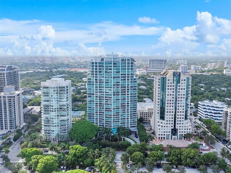 Building Photo - 2627 S Bayshore Dr