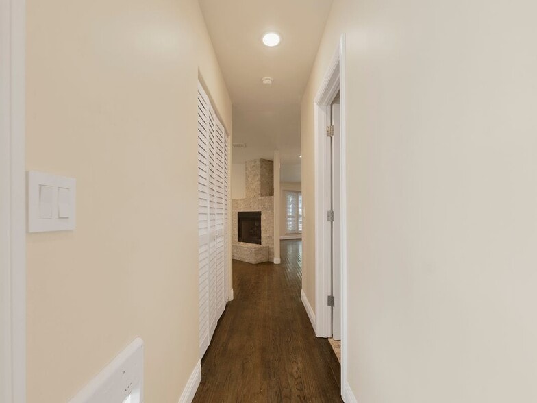 Building Photo - 4231 Stern