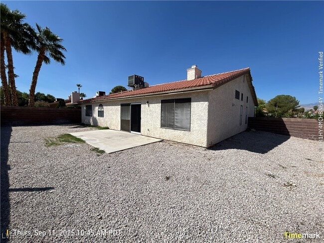 Building Photo - 3120 N Leafwood St