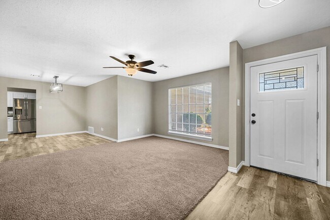 Building Photo - Remodeled