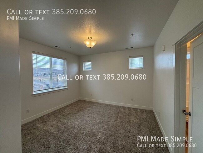 Building Photo - 1985 N 3330 W