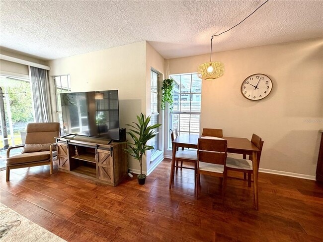 Building Photo - 6905 Lake Pl Ct