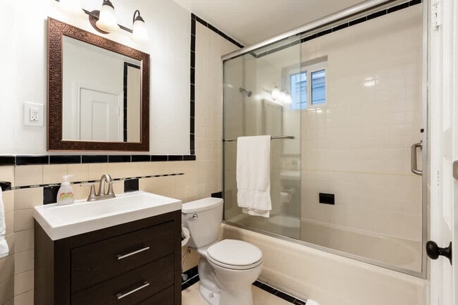 Building Photo - 210 Lone Mountain Terrace