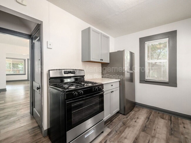Building Photo - 439 Eldridge Ave