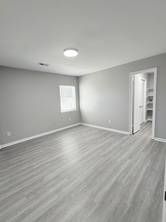 Building Photo - 620 Scott St