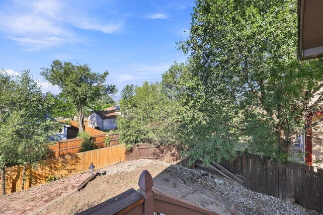 Building Photo - $1,895.95 3-bed, 1.5-bathroom located in Colorado Springs with a washer and dryer.