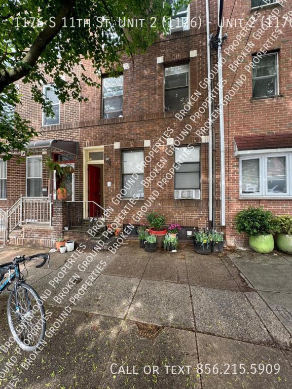 Building Photo - 1176 S 11th St
