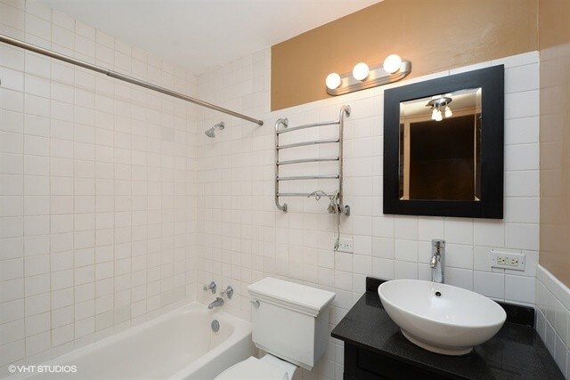 Building Photo - 720 W Gordon Terrace