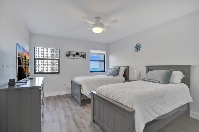 Building Photo - 1201 S Ocean Dr