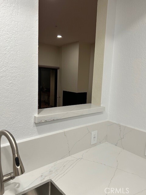 Building Photo - 2601 S Broadmoor Dr