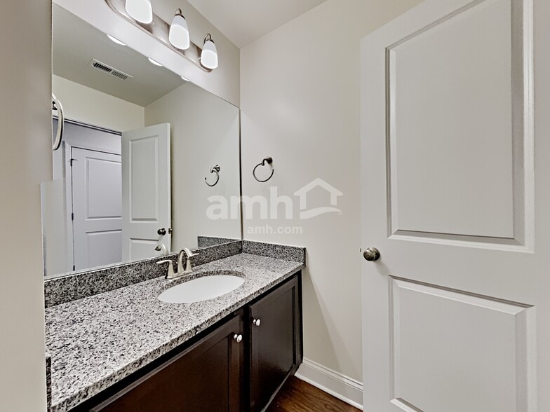 Building Photo - 593 Woodall Rd