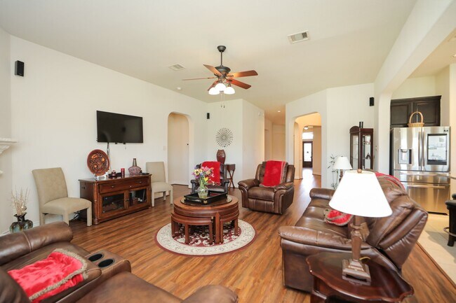 Building Photo - 23310 Parkway Lakes Ln