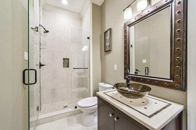 Building Photo - 9660 Fairdale Ln