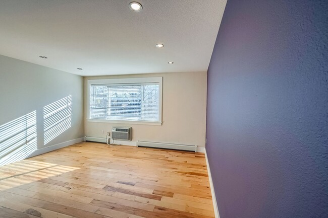 Building Photo - Cozy Condo in LoHi - One Bedroom Plus Offi...