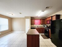 Building Photo - 927 Paradise Rd