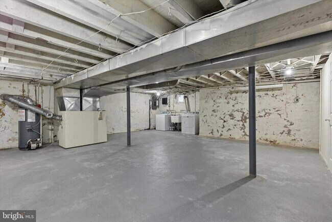 Building Photo - 310 Pine Tree Rd