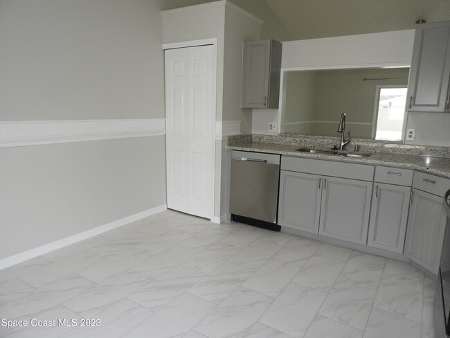 Building Photo - 1904 Brookside St NE