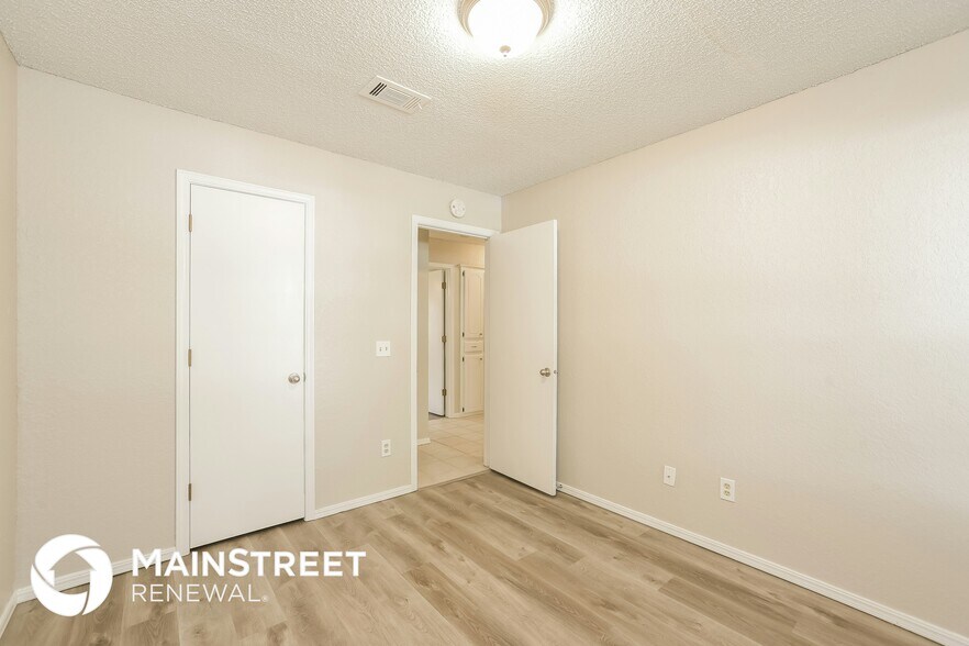 Building Photo - 3112 SW 95th St