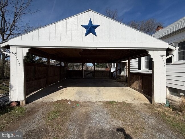 Building Photo - 2929 Packer St